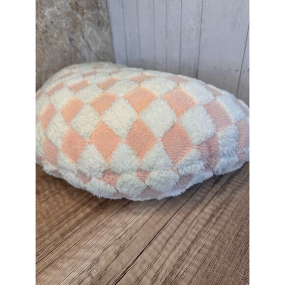 Heart Pillow Pink White Checkered Pillow Home Decor Boho Feminine Home NEW - Picture 9 of 9